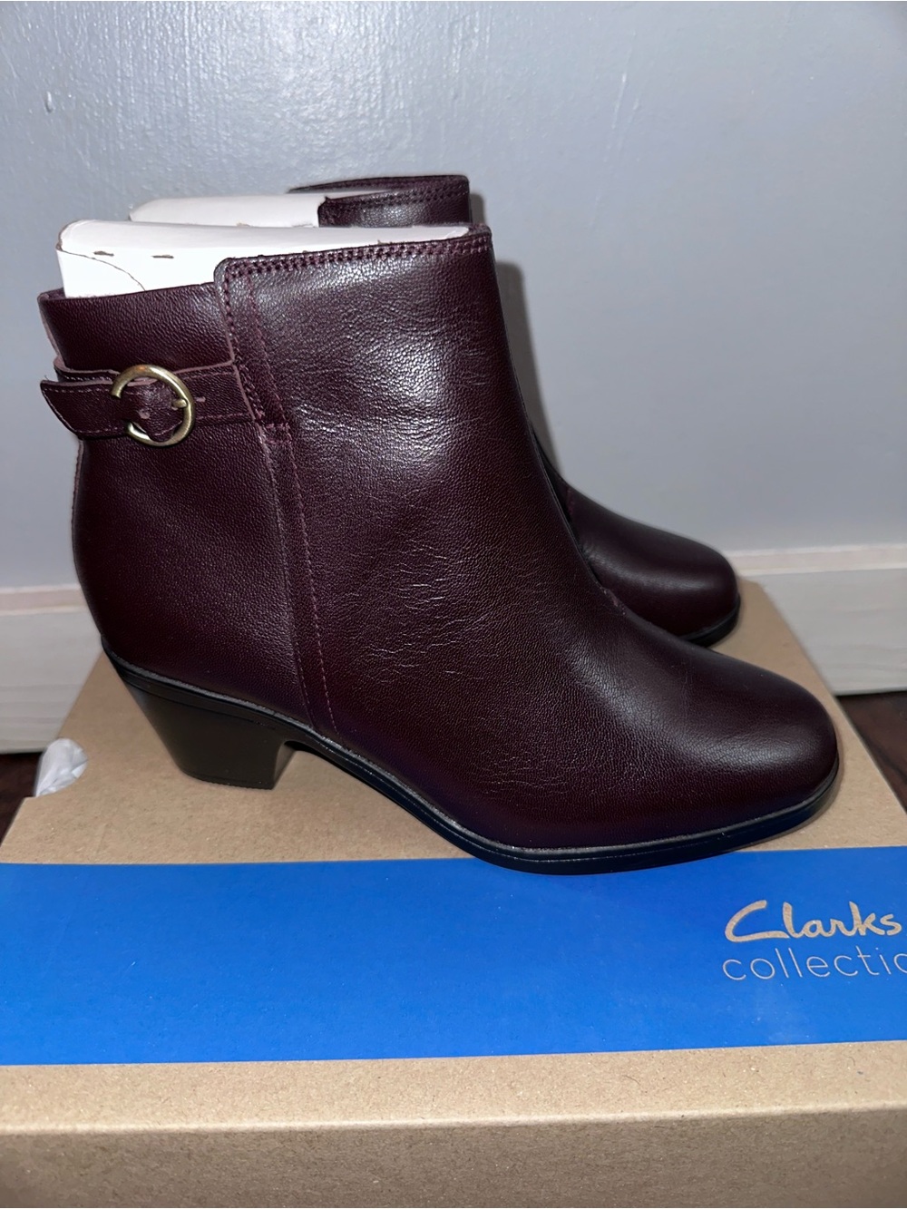 Clarks Emily2 Belle Burgundy Ankle Booties, 6 Wide - Picture 6 of 16